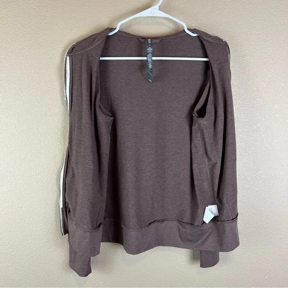 Vuori Halo Performance Hoodie - Picture 10 of 12